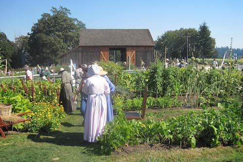 1859_Mar-Apr_2016_Design_Champoeg-Kitchen-Garden
