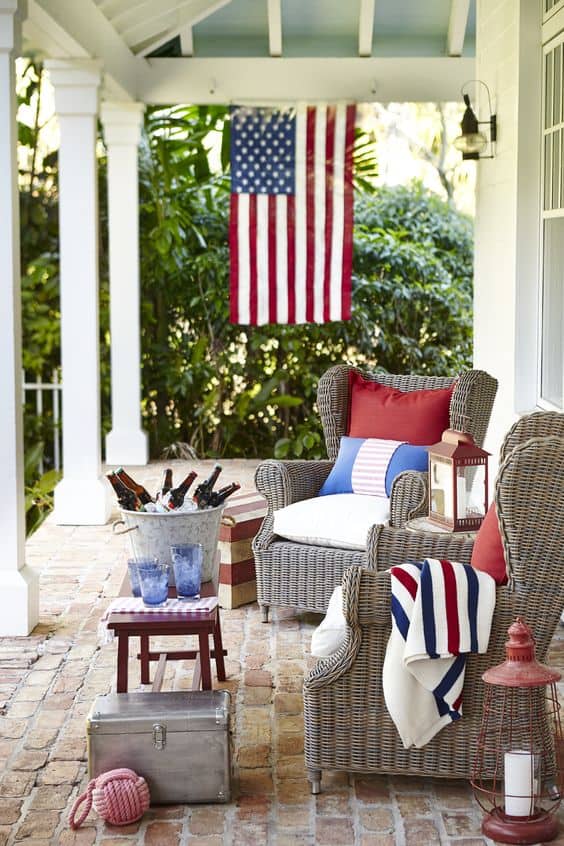 Inspirational Summer Patriotic Porch Ideas | 31Daily.com