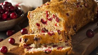 Cranberry champagne christmas cocktails