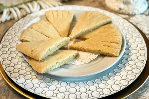A Classic Scottish Shortbread for your Holiday Cookie Tray | 31Daily.com