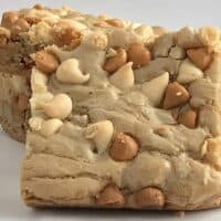 Trending Confection: Salted Butterscotch Blondie Bars | 31Daily.com