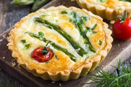 Deliciously Easy Asparagus and Cheese Mini Tarts | 31Daily.com