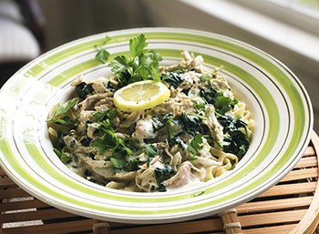 Quick and Easy: Chicken Fettucini Alfredo with Spinach and Lemon | 31Daily.com