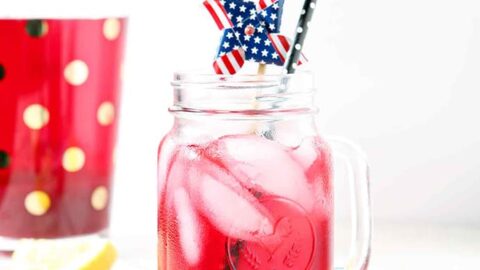Refreshing Patriotic Beverages the Whole Family Will Love | 31Daily.com