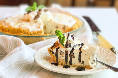 A Simple and Classic Ice Cream Pie | 31Daily.com