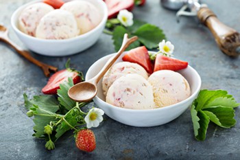 No Cook, No-Churn Strawberry Ice Cream | 31Daily.com