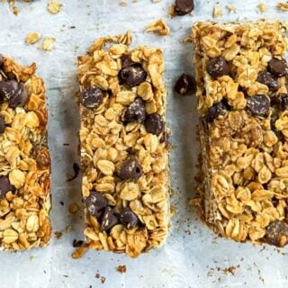 Healthy Peanut Butter Granola Bars with Chocolate Chips | 31Daily.com