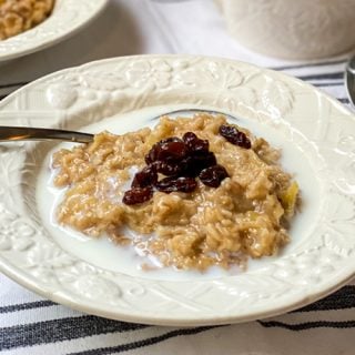 2 Minute Instant Pot Oatmeal with Apples-image