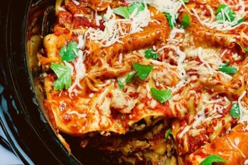 Pinterest Pin for Easy Slow Cooker Lasagne