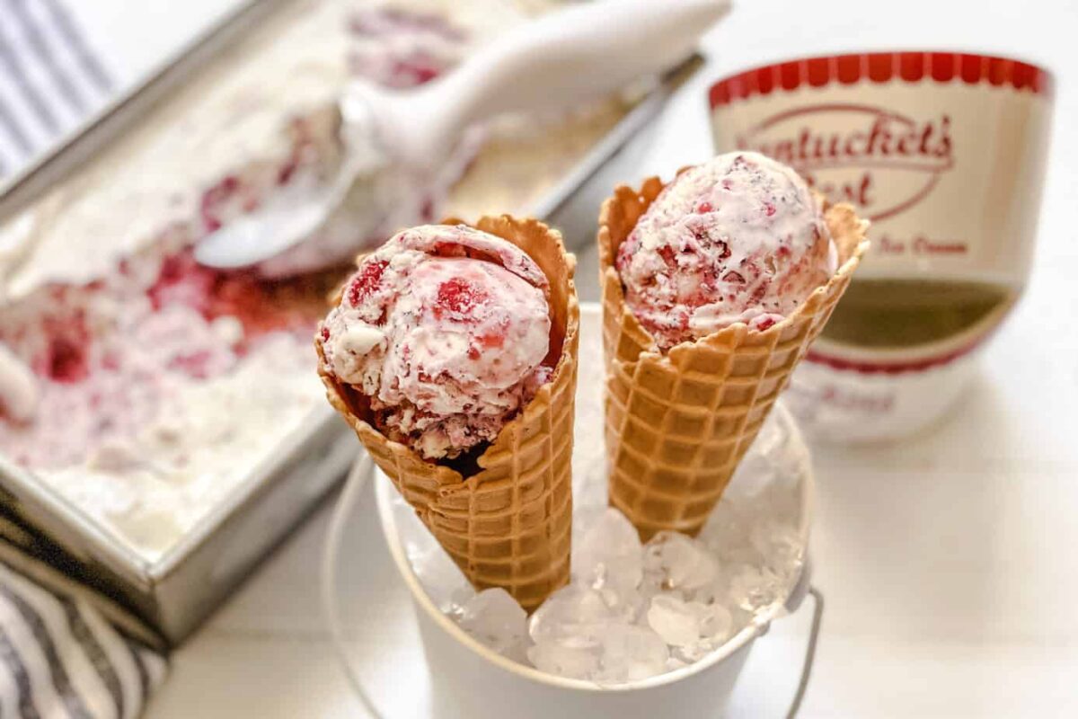 No Churn Ice Cream in Waffle Ice Cream Cones