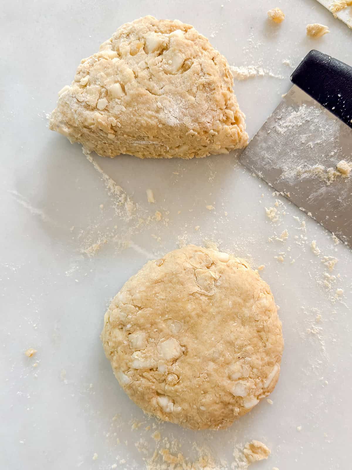 Forming two dough discs and cutting into 16 wedges.